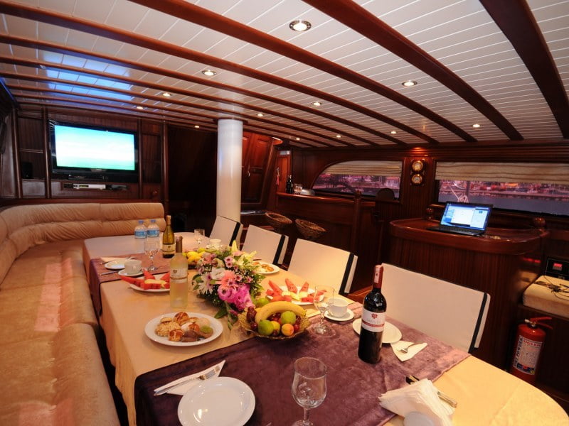 Luxury Yacht Yuce Bey 1 - Yacht Charter Turkey