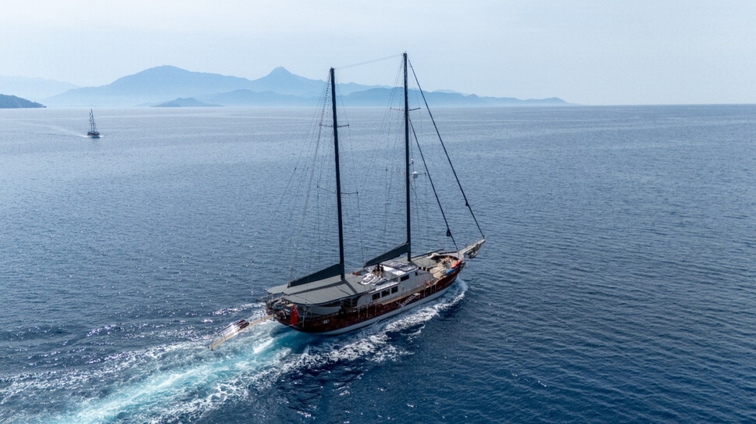 Charter the Berrak Su gulet in Turkey — sail the Turkish Riviera in luxury with 6 cabins, water toys, stunning coves, and premium service.