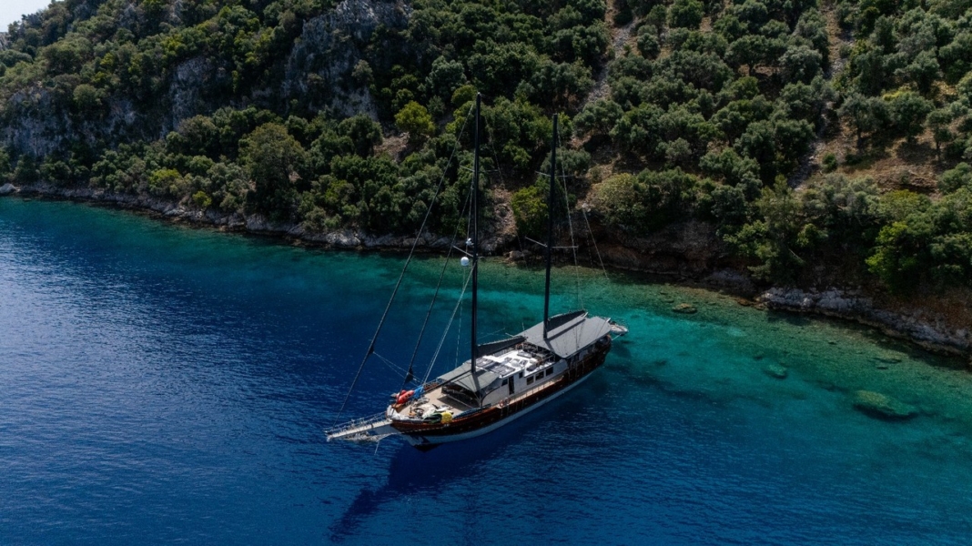 Charter the Berrak Su gulet in Turkey — sail the Turkish Riviera in luxury with 6 cabins, water toys, stunning coves, and premium service.
