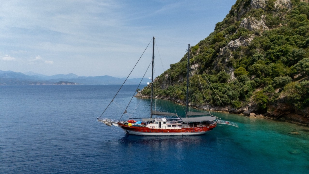 Charter the Berrak Su gulet in Turkey — sail the Turkish Riviera in luxury with 6 cabins, water toys, stunning coves, and premium service.