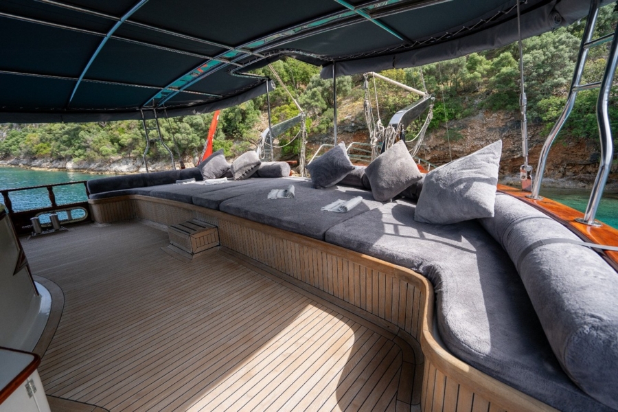 Charter the Berrak Su gulet in Turkey — sail the Turkish Riviera in luxury with 6 cabins, water toys, stunning coves, and premium service.