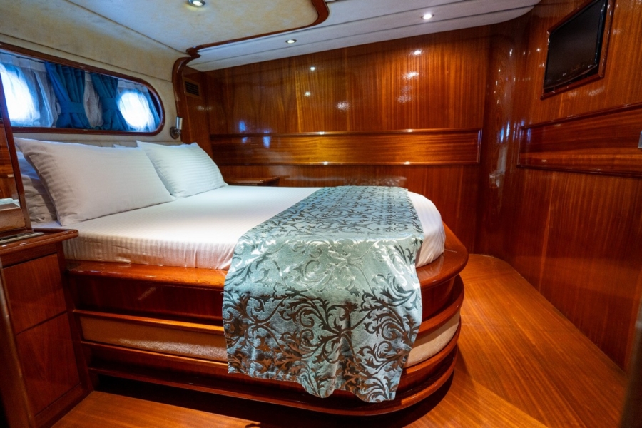 Charter the Berrak Su gulet in Turkey — sail the Turkish Riviera in luxury with 6 cabins, water toys, stunning coves, and premium service.