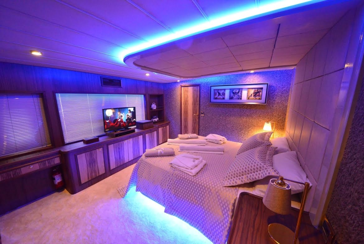 Crewed Motor Yacht Charter in Turkey Platinyachting.com