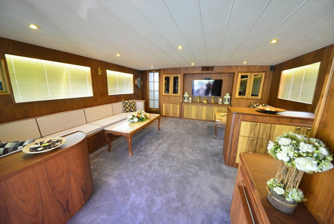 Crewed Motor Yacht Charter in Turkey Platinyachting.com