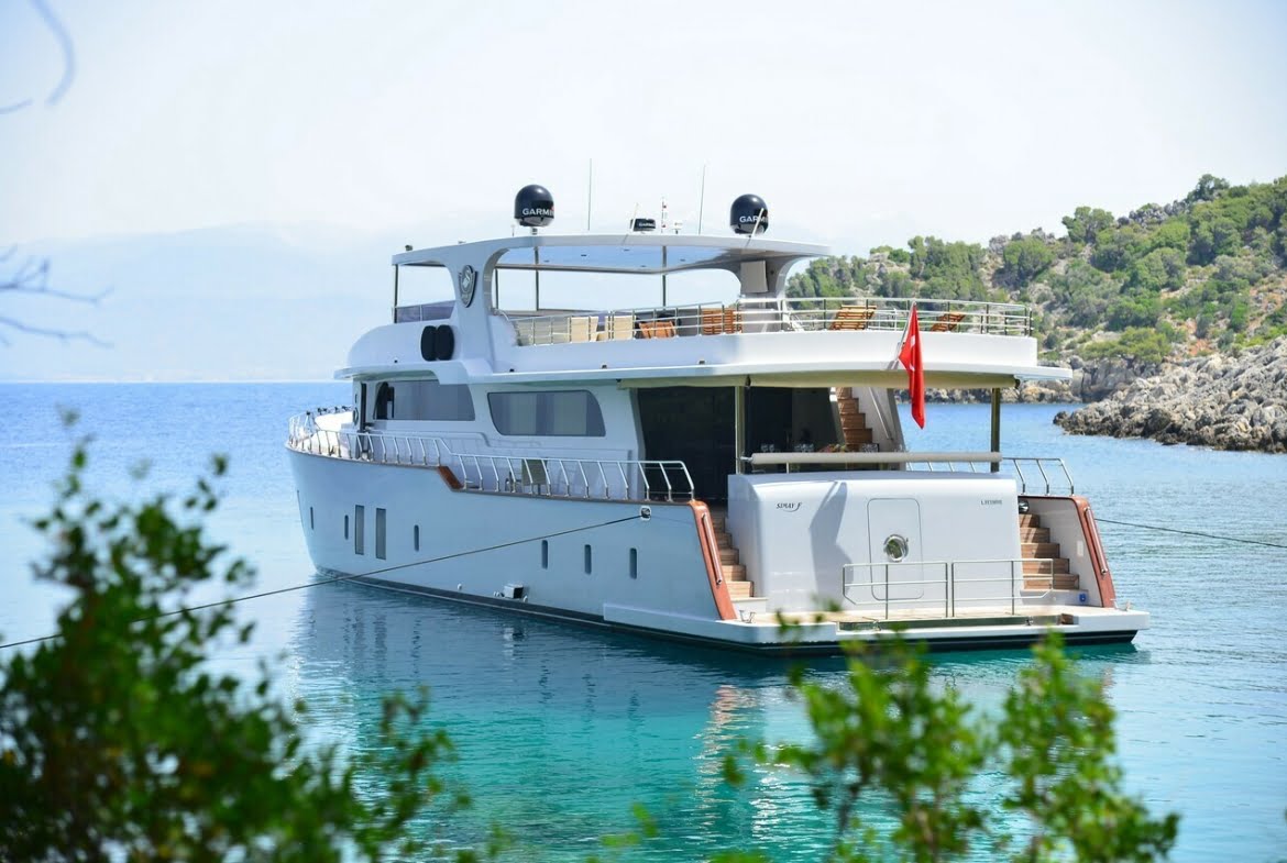 Crewed Motor Yacht Charter in Turkey Platinyachting.com