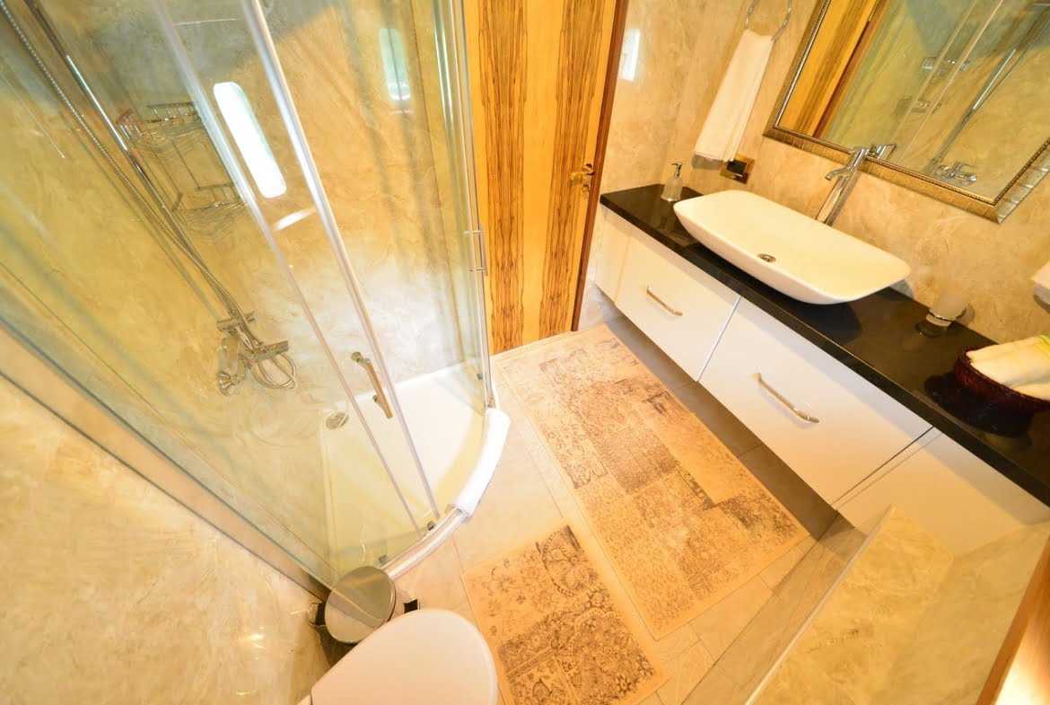 Crewed Motor Yacht Charter in Turkey Platinyachting.com