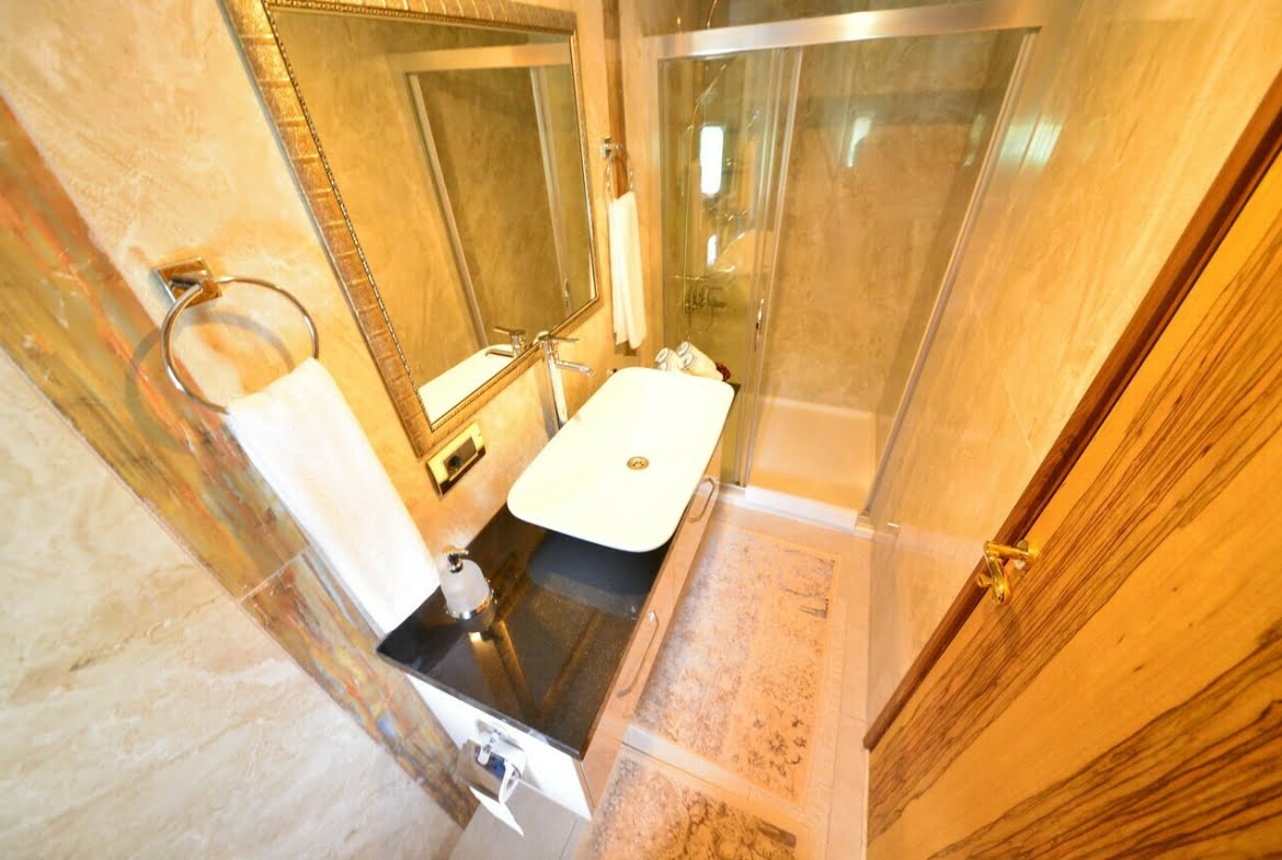 Crewed Motor Yacht Charter in Turkey Platinyachting.com