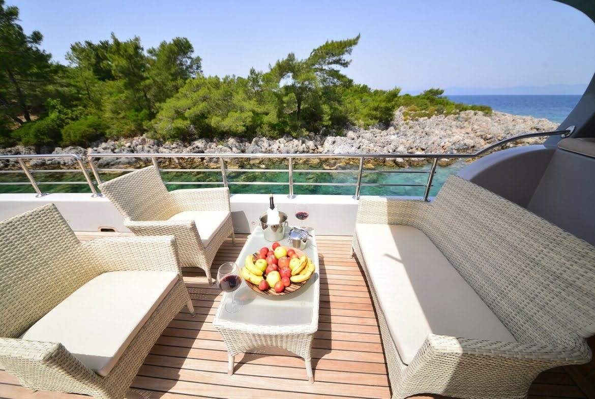 Crewed Motor Yacht Charter in Turkey Platinyachting.com