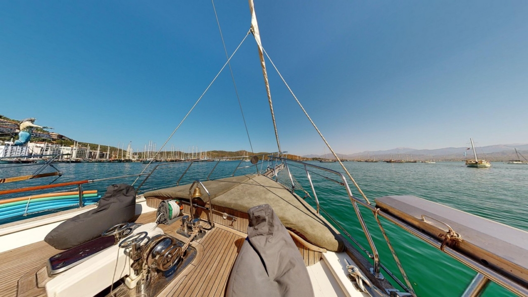 Dear Lila is a luxury gulet with 6 cabins for up to 12 guests, ideal for private Blue Cruise holidays along Turkey’s Aegean coast.