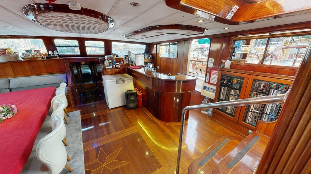 Dear Lila is a luxury gulet with 6 cabins for up to 12 guests, ideal for private Blue Cruise holidays along Turkey’s Aegean coast.