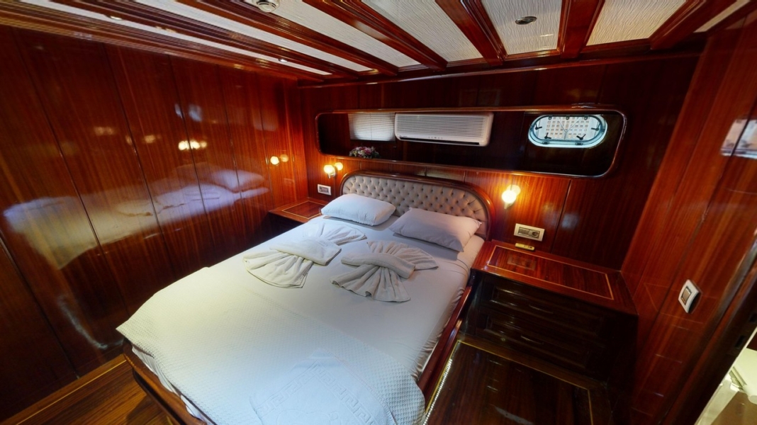 Dear Lila is a luxury gulet with 6 cabins for up to 12 guests, ideal for private Blue Cruise holidays along Turkey’s Aegean coast.