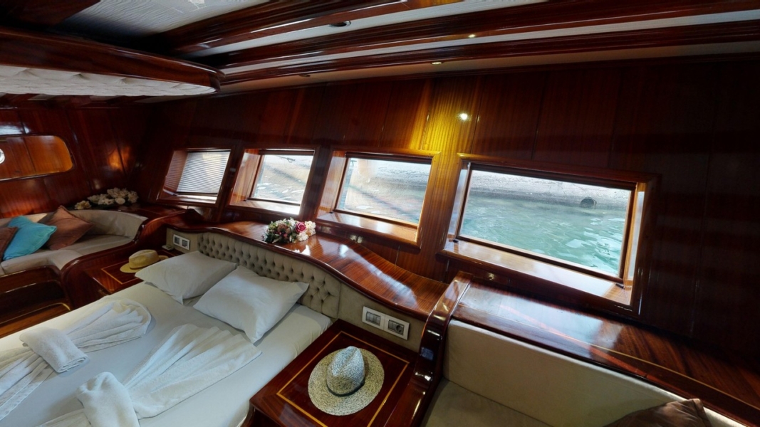 Dear Lila is a luxury gulet with 6 cabins for up to 12 guests, ideal for private Blue Cruise holidays along Turkey’s Aegean coast.