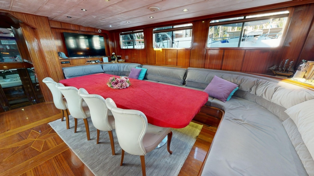 Dear Lila is a luxury gulet with 6 cabins for up to 12 guests, ideal for private Blue Cruise holidays along Turkey’s Aegean coast.