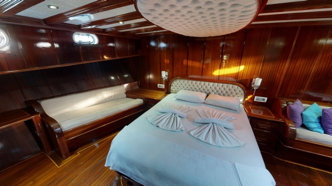 Dear Lila is a luxury gulet with 6 cabins for up to 12 guests, ideal for private Blue Cruise holidays along Turkey’s Aegean coast.