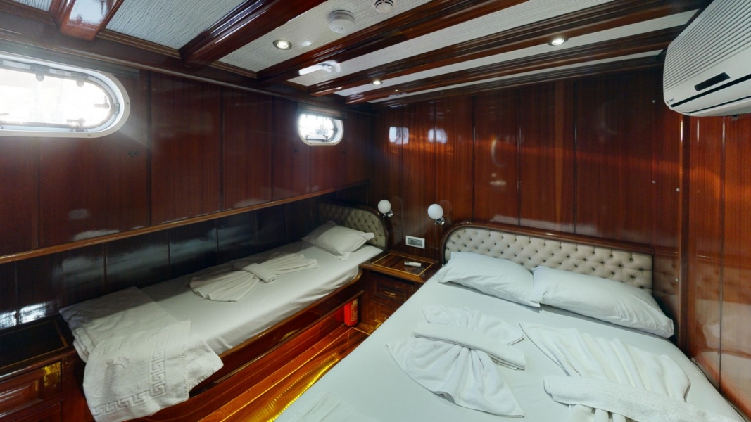 Dear Lila is a luxury gulet with 6 cabins for up to 12 guests, ideal for private Blue Cruise holidays along Turkey’s Aegean coast.