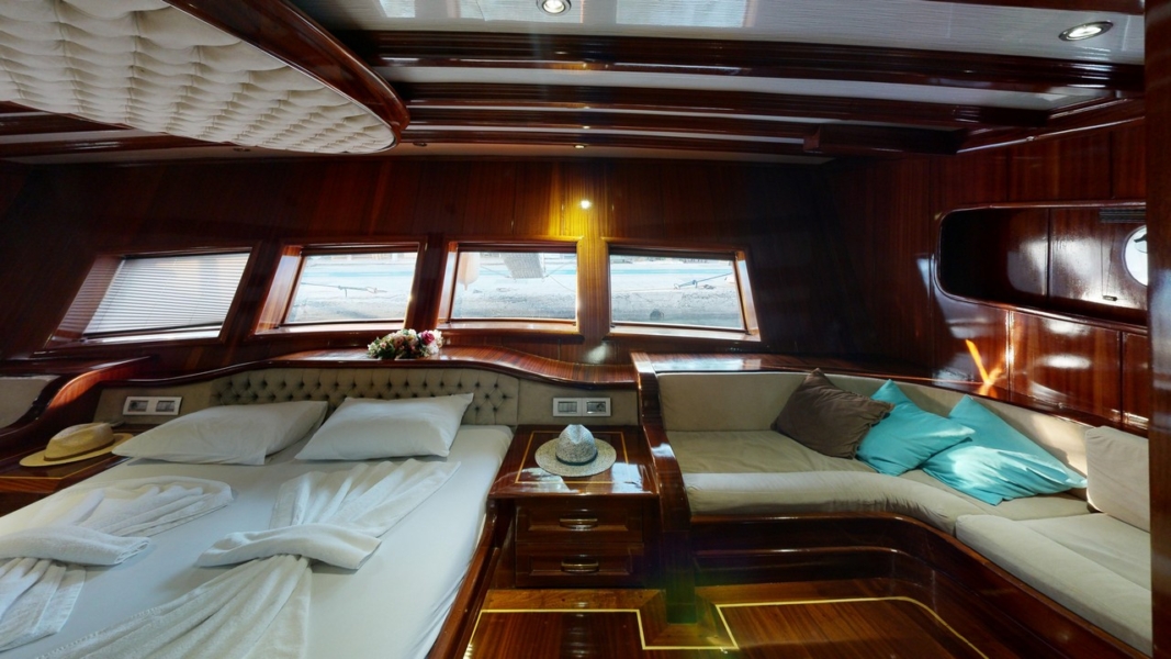 Dear Lila is a luxury gulet with 6 cabins for up to 12 guests, ideal for private Blue Cruise holidays along Turkey’s Aegean coast.