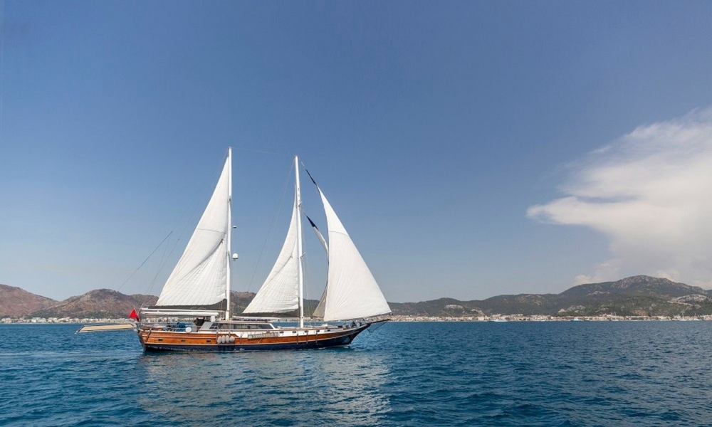 Charter Diva Deniz Gulet for a luxury Blue Cruise in Turkey. Stylish cabins, spacious decks, professional crew and private yacht holiday experience.