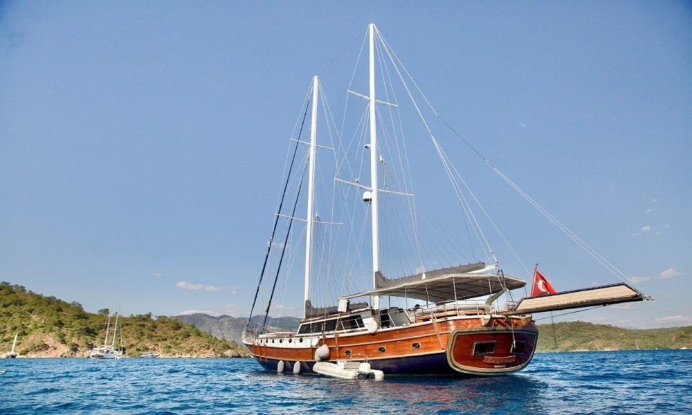Charter Diva Deniz Gulet for a luxury Blue Cruise in Turkey. Stylish cabins, spacious decks, professional crew and private yacht holiday experience.
