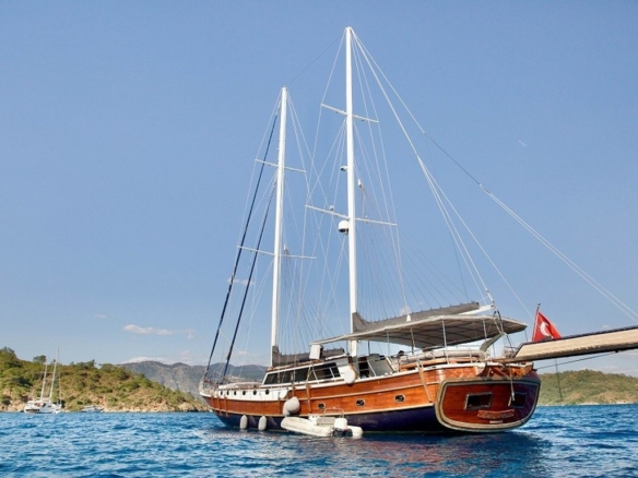 Charter Diva Deniz Gulet for a luxury Blue Cruise in Turkey. Stylish cabins, spacious decks, professional crew and private yacht holiday experience.