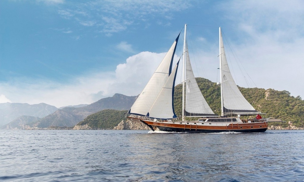 Charter Diva Deniz Gulet for a luxury Blue Cruise in Turkey. Stylish cabins, spacious decks, professional crew and private yacht holiday experience.