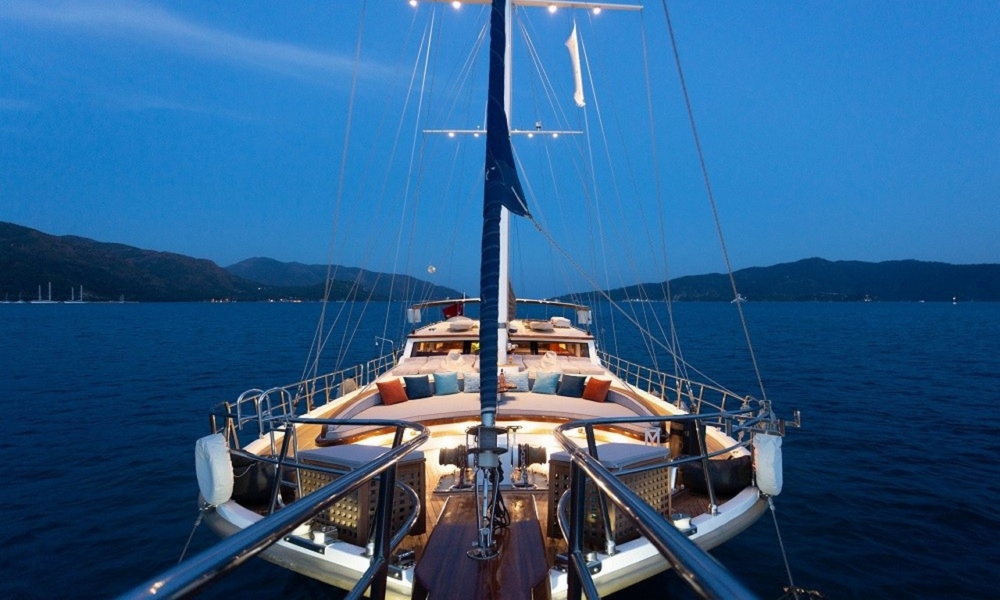 Charter Diva Deniz Gulet for a luxury Blue Cruise in Turkey. Stylish cabins, spacious decks, professional crew and private yacht holiday experience.