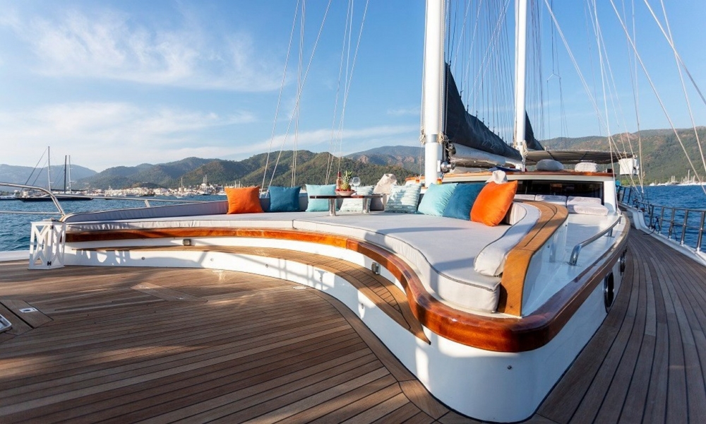 Charter Diva Deniz Gulet for a luxury Blue Cruise in Turkey. Stylish cabins, spacious decks, professional crew and private yacht holiday experience.