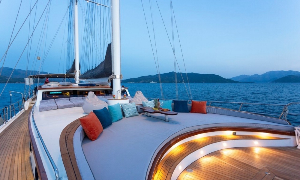 Charter Diva Deniz Gulet for a luxury Blue Cruise in Turkey. Stylish cabins, spacious decks, professional crew and private yacht holiday experience.