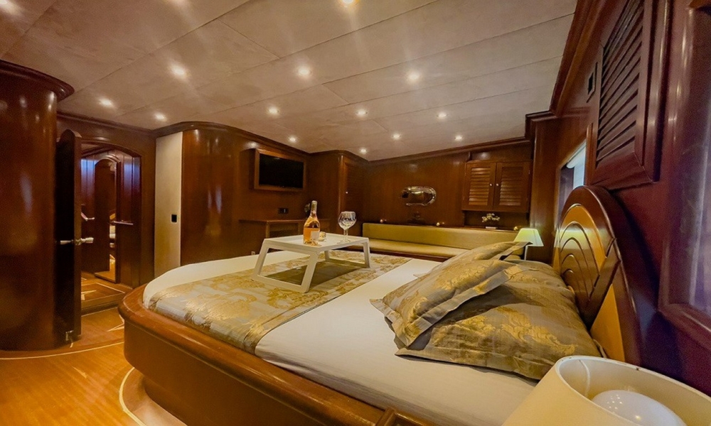 Charter Diva Deniz Gulet for a luxury Blue Cruise in Turkey. Stylish cabins, spacious decks, professional crew and private yacht holiday experience.