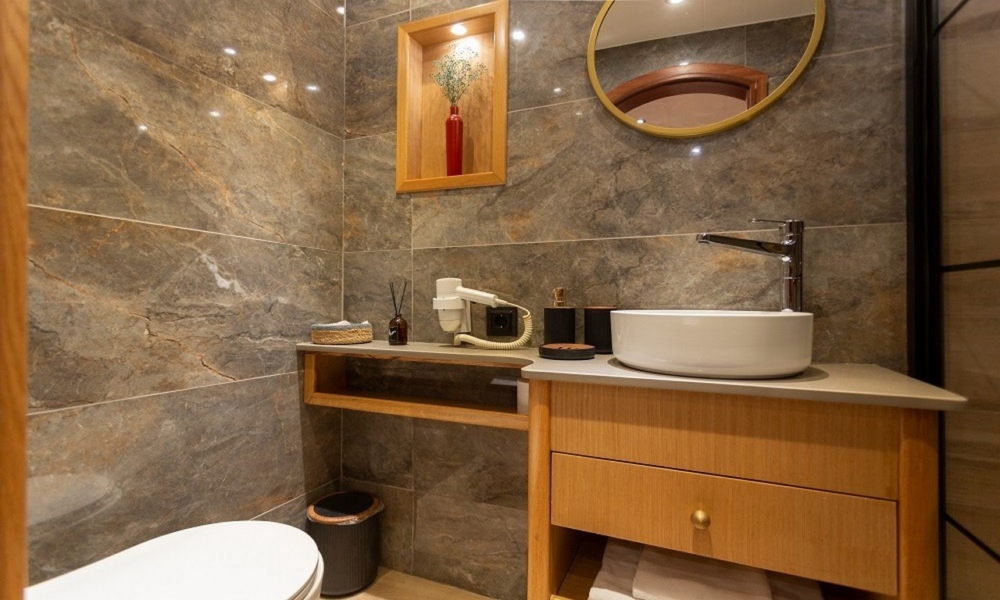 Charter Diva Deniz Gulet for a luxury Blue Cruise in Turkey. Stylish cabins, spacious decks, professional crew and private yacht holiday experience.