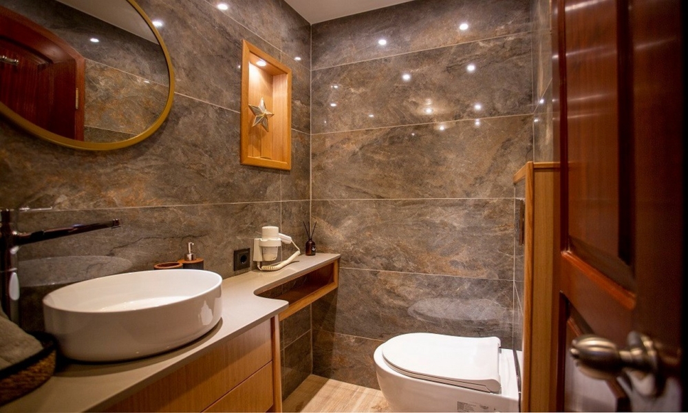 Charter Diva Deniz Gulet for a luxury Blue Cruise in Turkey. Stylish cabins, spacious decks, professional crew and private yacht holiday experience.