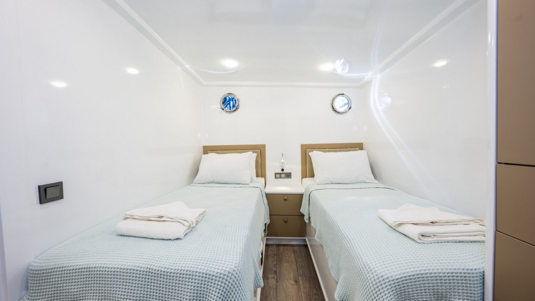 Holiday 5 Gulet offers 10 cabins and accommodation for 20 guests. Perfect for families, groups, or friends seeking an exclusive yacht charter.