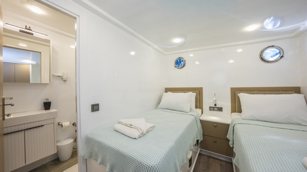 Holiday 5 Gulet offers 10 cabins and accommodation for 20 guests. Perfect for families, groups, or friends seeking an exclusive yacht charter.