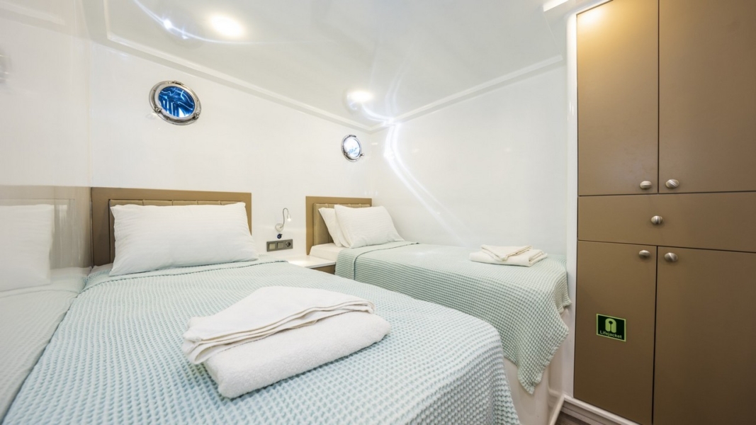 Holiday 5 Gulet offers 10 cabins and accommodation for 20 guests. Perfect for families, groups, or friends seeking an exclusive yacht charter.