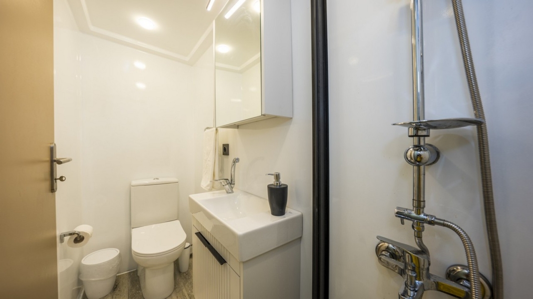 Holiday 5 Gulet offers 10 cabins and accommodation for 20 guests. Perfect for families, groups, or friends seeking an exclusive yacht charter.