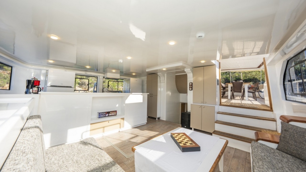 Holiday 5 Gulet offers 10 cabins and accommodation for 20 guests. Perfect for families, groups, or friends seeking an exclusive yacht charter.