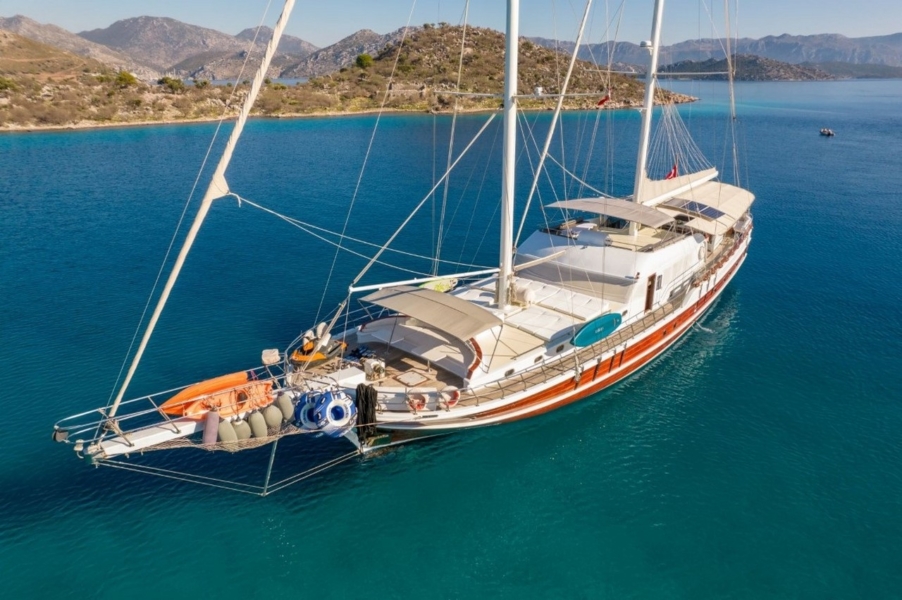 S Nur Taylan: Luxury 34m gulet with 8 cabins for 18 guests. Full crew, sun decks, jacuzzi, and water sports along Turkey’s scenic coasts.