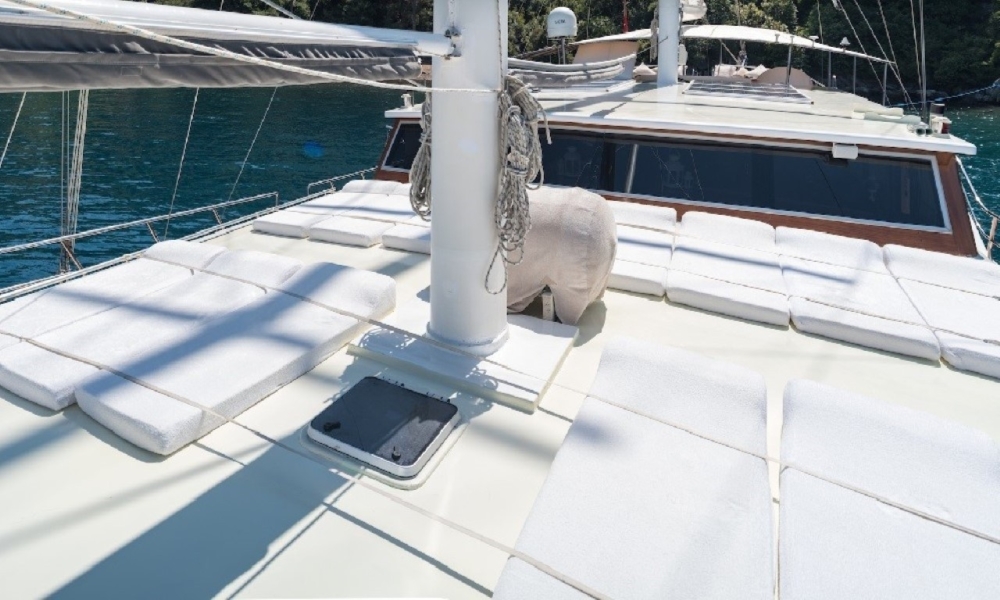 S Nur Taylan: Luxury 34m gulet with 8 cabins for 18 guests. Full crew, sun decks, jacuzzi, and water sports along Turkey’s scenic coasts.