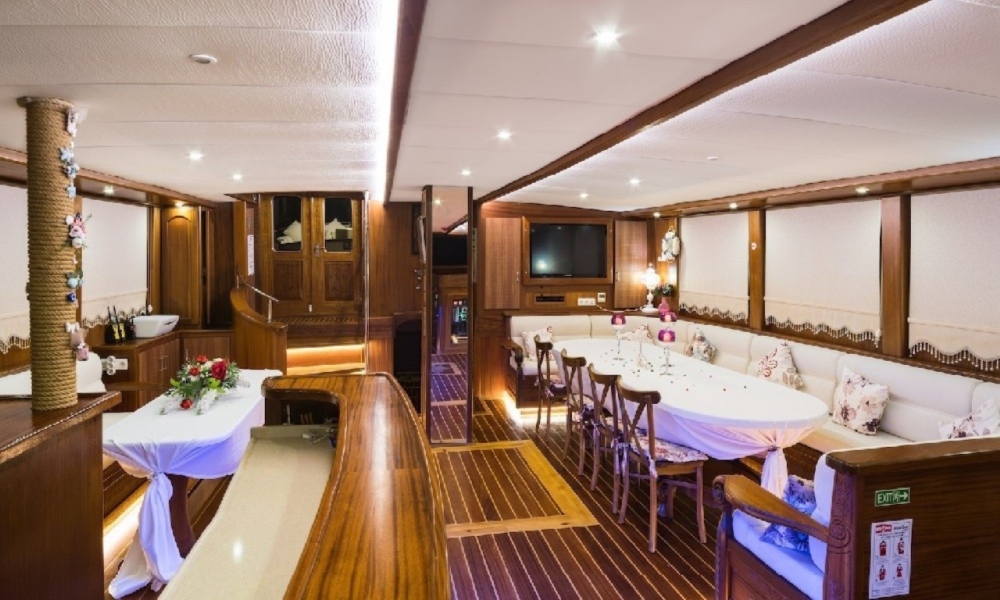 S Nur Taylan: Luxury 34m gulet with 8 cabins for 18 guests. Full crew, sun decks, jacuzzi, and water sports along Turkey’s scenic coasts.