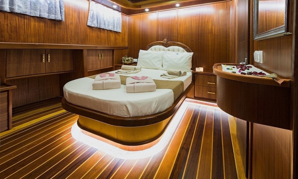 S Nur Taylan: Luxury 34m gulet with 8 cabins for 18 guests. Full crew, sun decks, jacuzzi, and water sports along Turkey’s scenic coasts.