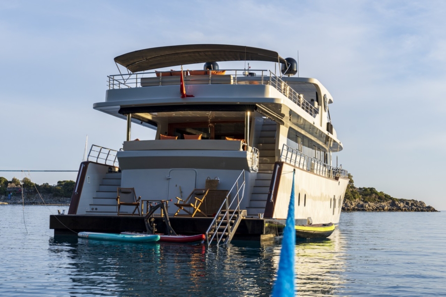 Simay S Trawler in Turkey. Luxury trawler yacht with 5 cabins for 10 guests, professional crew, jacuzzi and Blue Cruise routes.