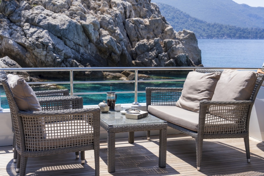 Simay S Trawler in Turkey. Luxury trawler yacht with 5 cabins for 10 guests, professional crew, jacuzzi and Blue Cruise routes.