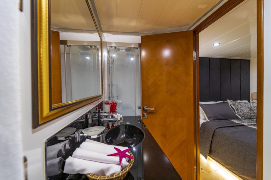 Simay S Trawler in Turkey. Luxury trawler yacht with 5 cabins for 10 guests, professional crew, jacuzzi and Blue Cruise routes.