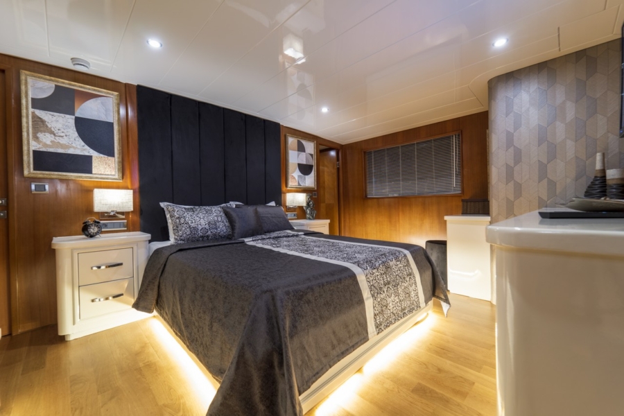 Simay S Trawler in Turkey. Luxury trawler yacht with 5 cabins for 10 guests, professional crew, jacuzzi and Blue Cruise routes.