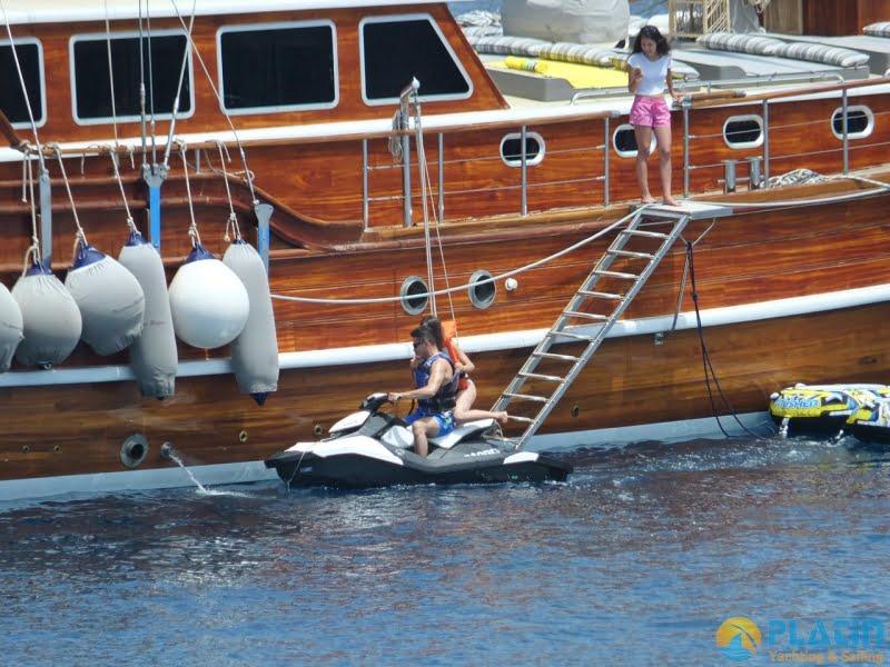 Yacht Kaptan Mehmet Bugra 8 Cabins 34 Meters Yacht Charter Turkey