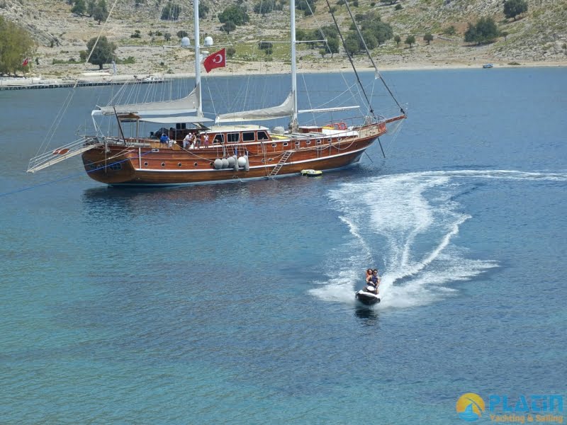 Yacht Kaptan Mehmet Bugra 8 Cabins 34 Meters Yacht Charter Turkey