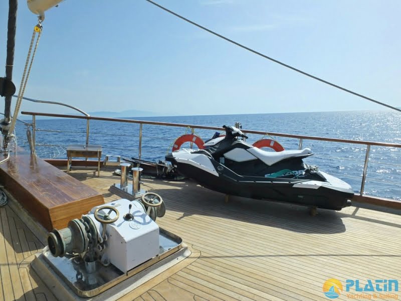 Yacht Kaptan Mehmet Bugra 8 Cabins 34 Meters Yacht Charter Turkey