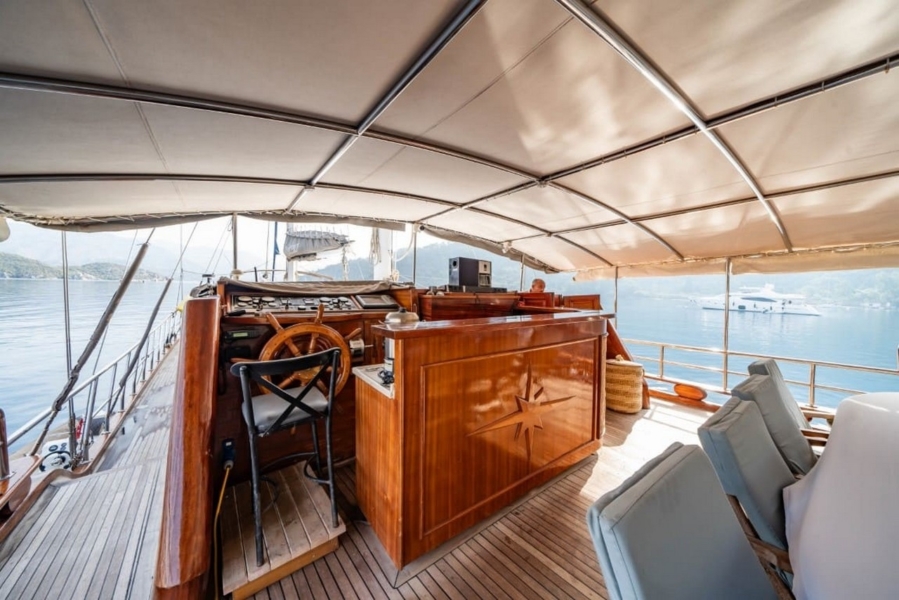 Enjoy a 5-cabin, 10-guest luxury Blue Cruise aboard Yücebey in Marmaris, Bodrum & Göcek. Fully crewed and elegant.