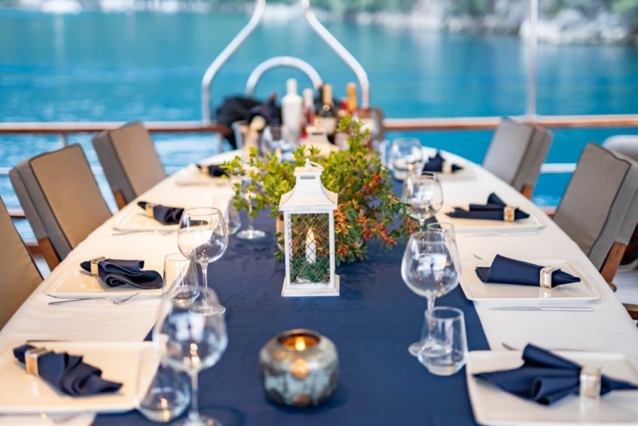 Enjoy a 5-cabin, 10-guest luxury Blue Cruise aboard Yücebey in Marmaris, Bodrum & Göcek. Fully crewed and elegant.