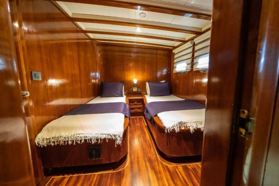 Enjoy a 5-cabin, 10-guest luxury Blue Cruise aboard Yücebey in Marmaris, Bodrum & Göcek. Fully crewed and elegant.