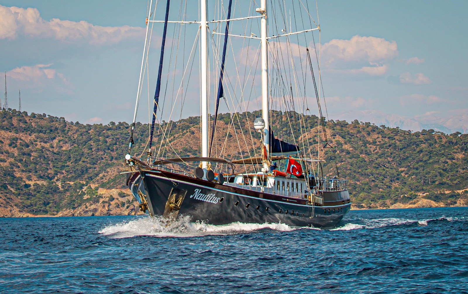 nautilus yacht charter greece